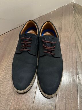 Clarks Men’s Navy Blue Suede Derby with Brown Laces